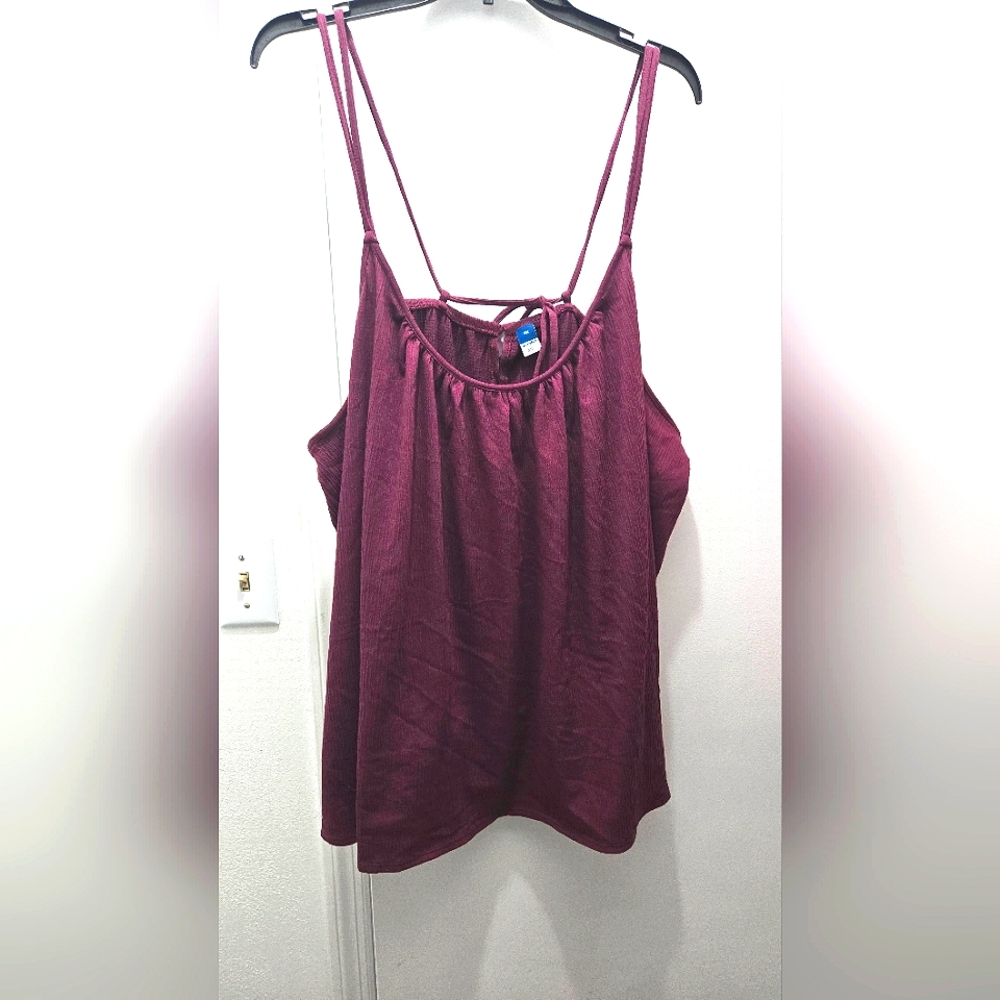 Old Navy Plus-Size 4x Strappy Flowy Top • Sleeveless